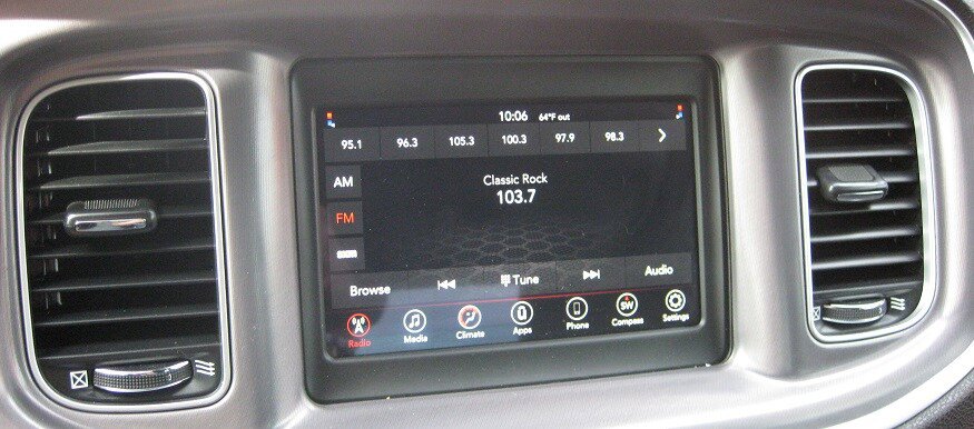 Used 2020 Dodge Charger SXT RWD image 10