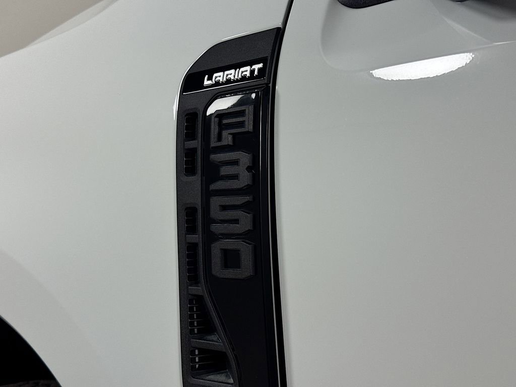 Used 2025 Ford F350 Lariat w/ Lariat Ultimate Package AWD/4WD image 28