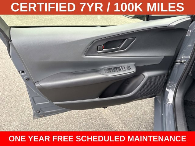 Used 2025 Toyota Prius LE FWD image 13