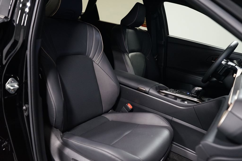 Certified 2025 Toyota Crown Signia image 28