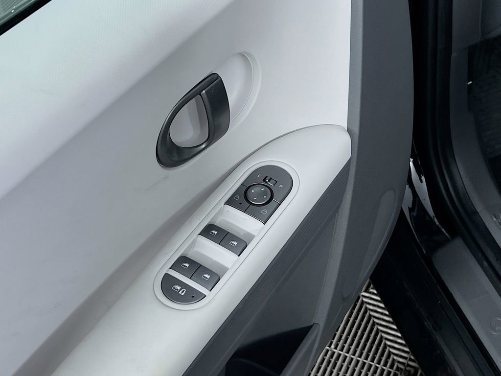 New 2026 Hyundai Ioniq 5 SEL AWD/4WD image 16