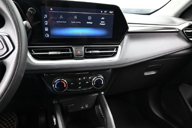 Used 2025 Chevrolet TrailBlazer LT FWD image 38