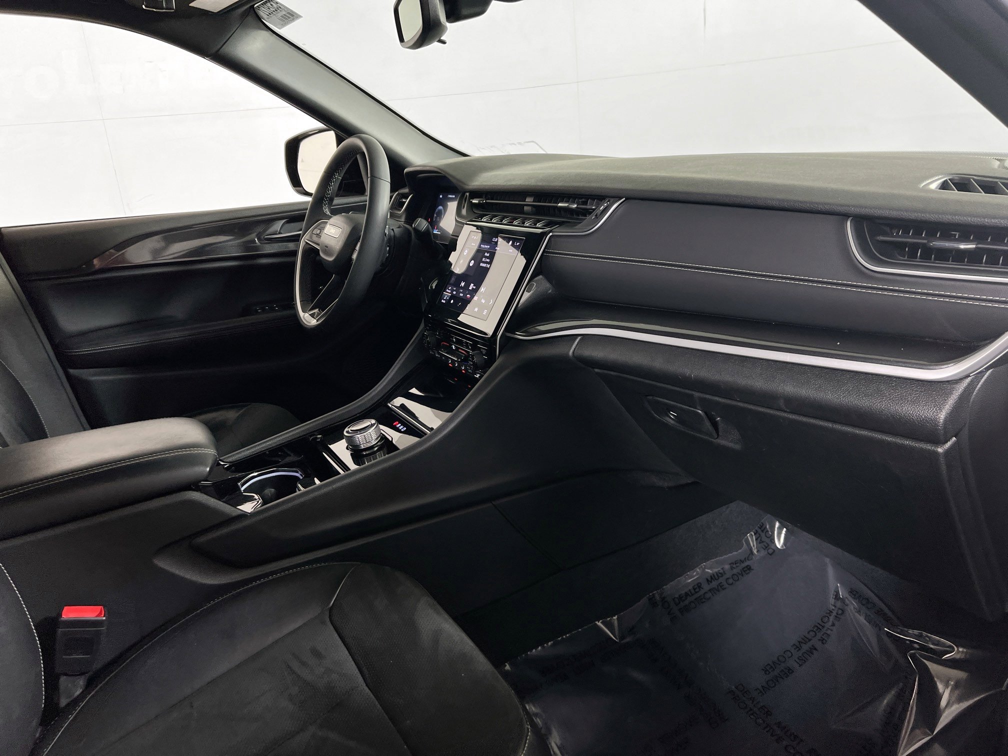 Used 2023 Jeep Grand Cherokee Altitude image 27