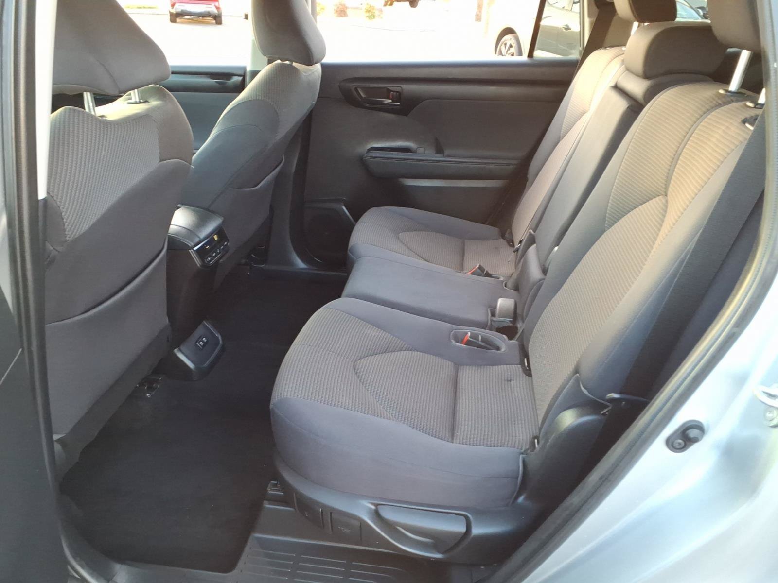Certified 2020 Toyota Highlander L FWD image 10