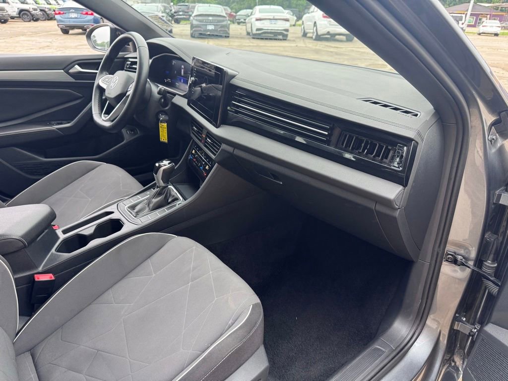 Used 2025 Volkswagen Jetta Sport FWD image 22