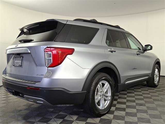 Used 2023 Ford Explorer XLT w/ Equipment Group 202A image 9