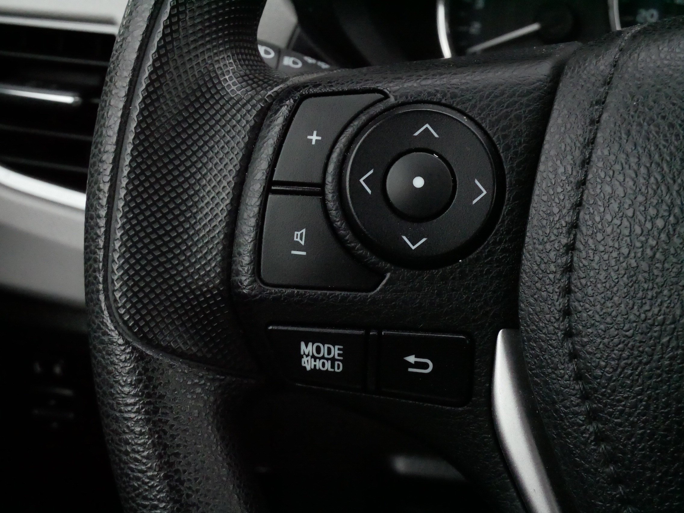 Used 2015 Toyota Corolla LE FWD image 27