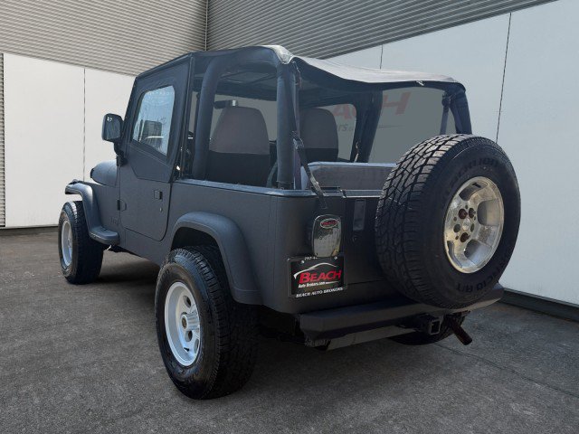 Used 1993 Jeep Wrangler 4WD image 3