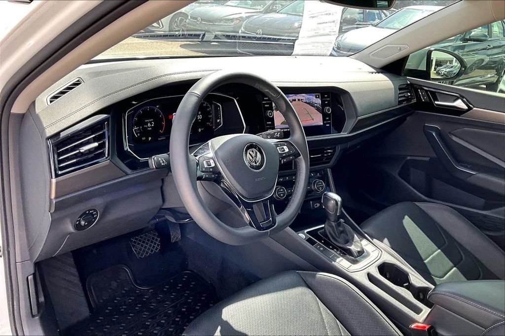 Certified 2020 Volkswagen Jetta SEL Premium image 14