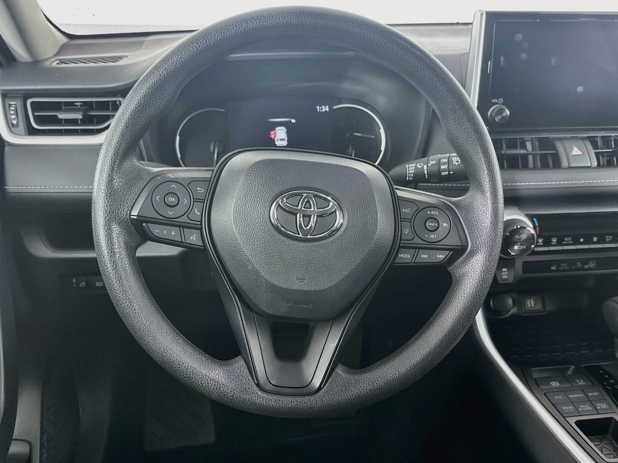 Used 2025 Toyota RAV4 XLE AWD/4WD image 18
