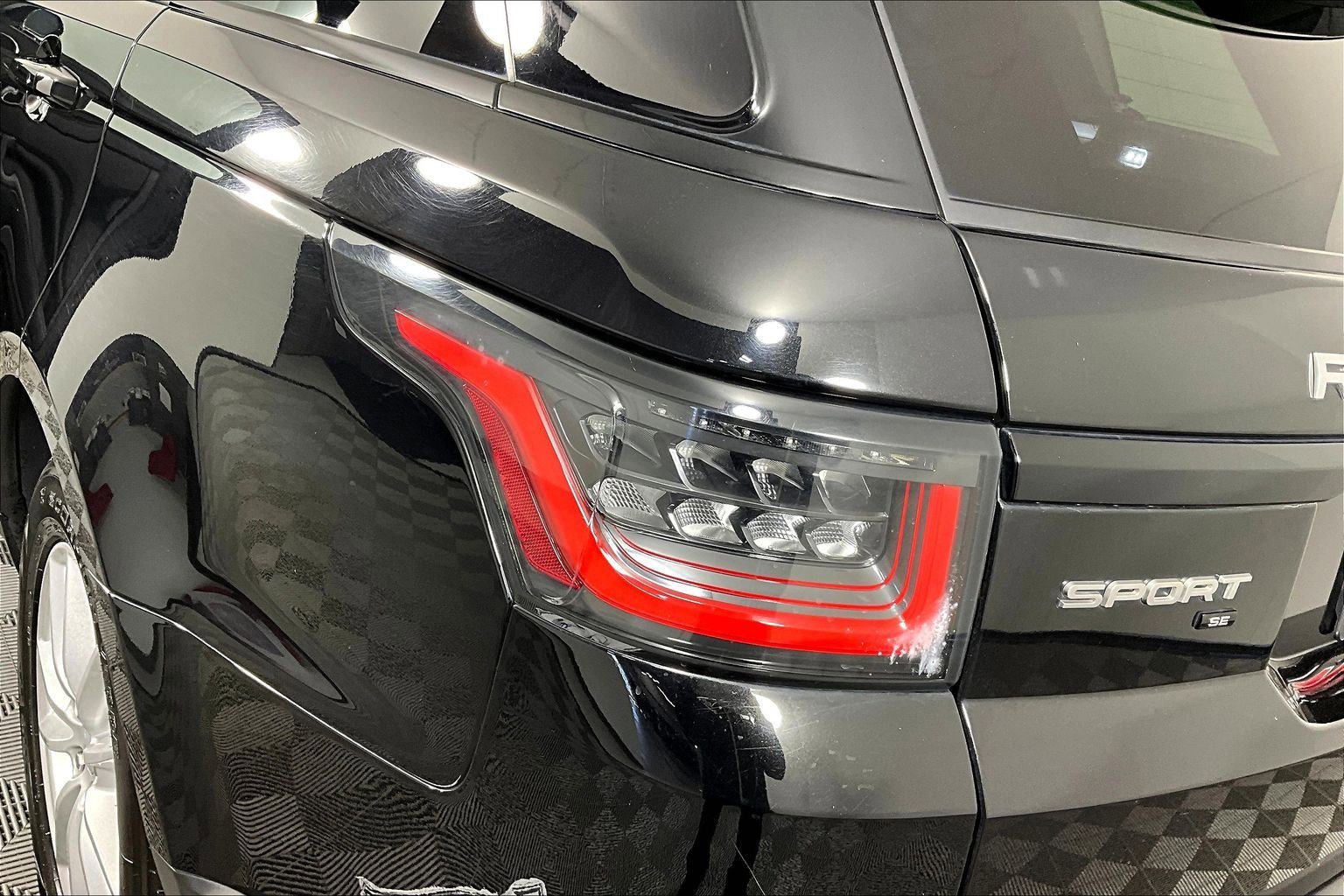 Used 2021 Land Rover Range Rover Sport SE image 24