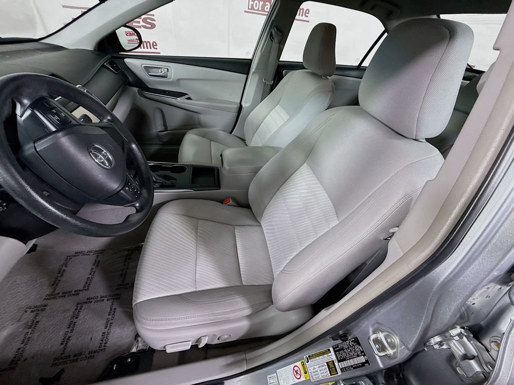 Used 2015 Toyota Camry LE FWD image 23