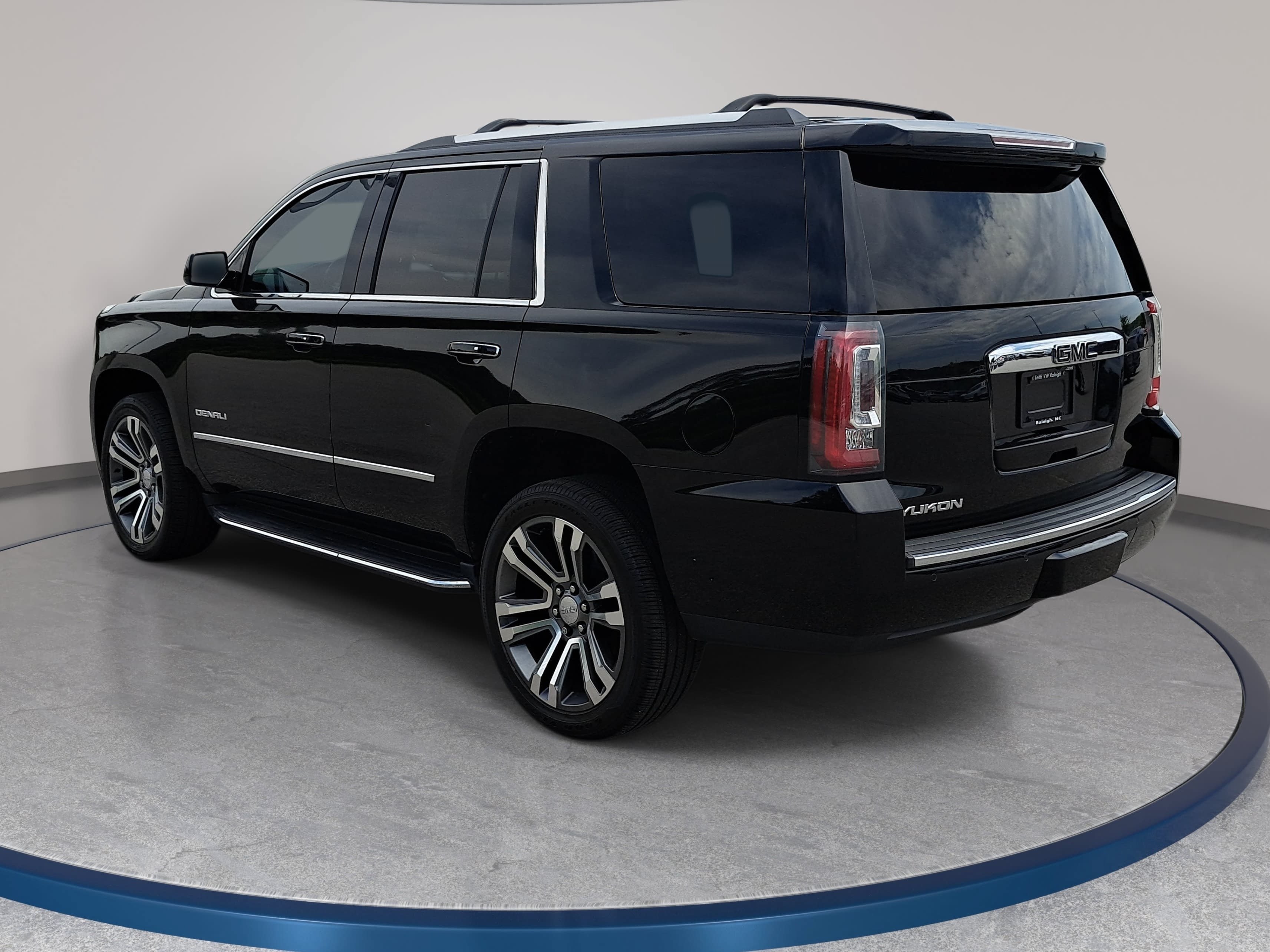 Used 2018 GMC Yukon Denali w/ Open Road Package AWD/4WD image 7