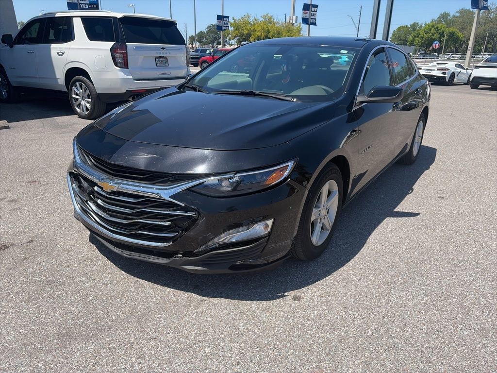 Used 2022 Chevrolet Malibu LT image 2