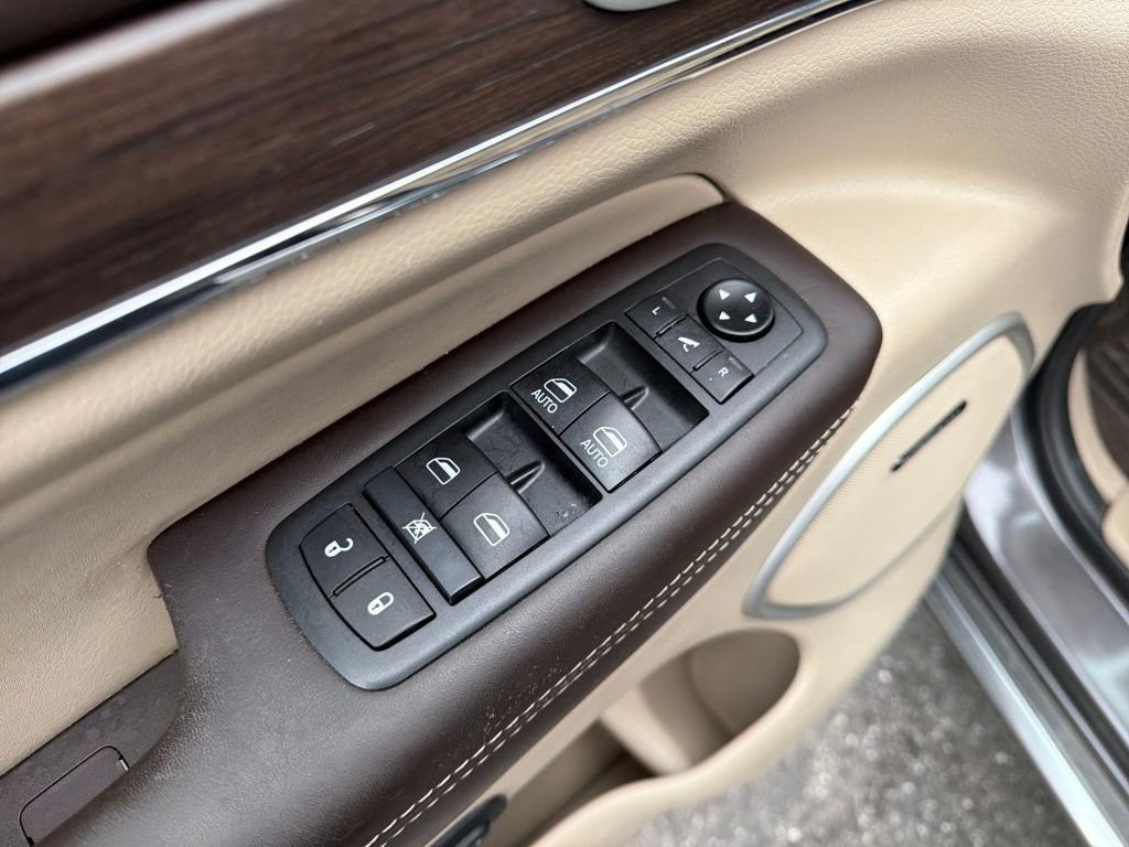 Certified 2021 Jeep Grand Cherokee Summit w/ Platinum Series Group image 15