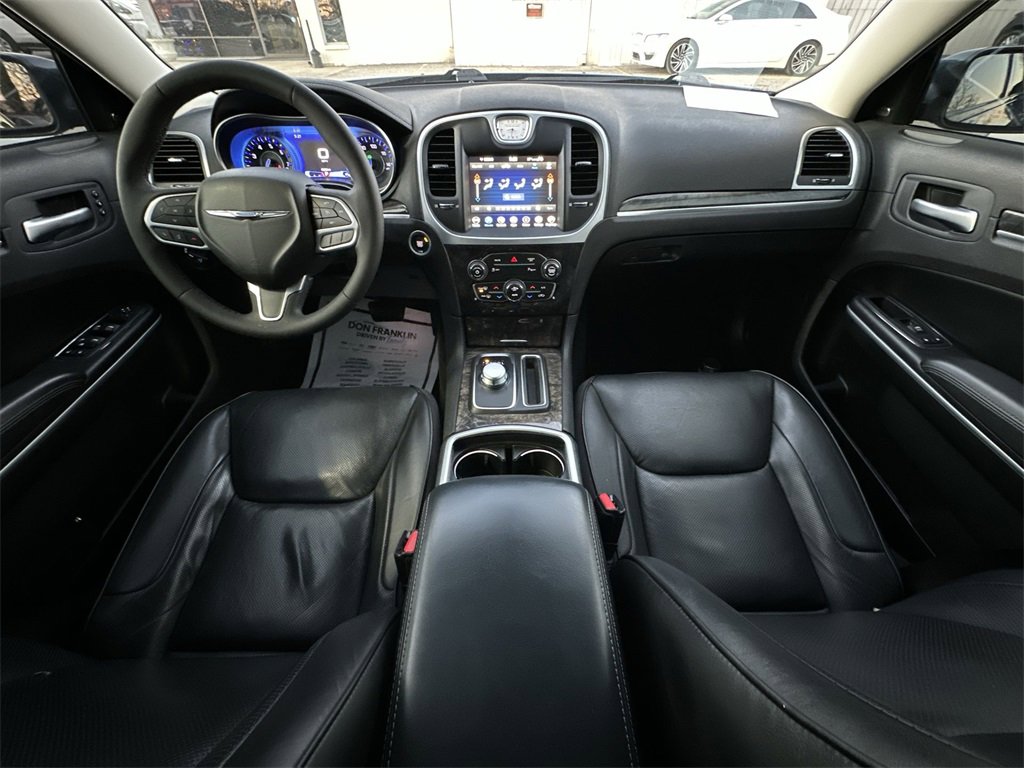 Used 2023 Chrysler 300 Touring L w/ Comfort Group image 20
