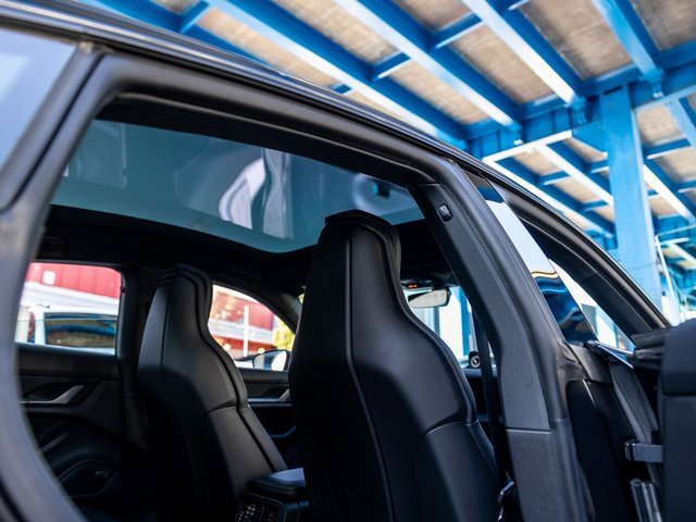 Used 2025 Porsche Cayenne S image 38