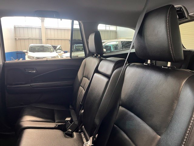 Used 2017 Honda Pilot Touring image 19