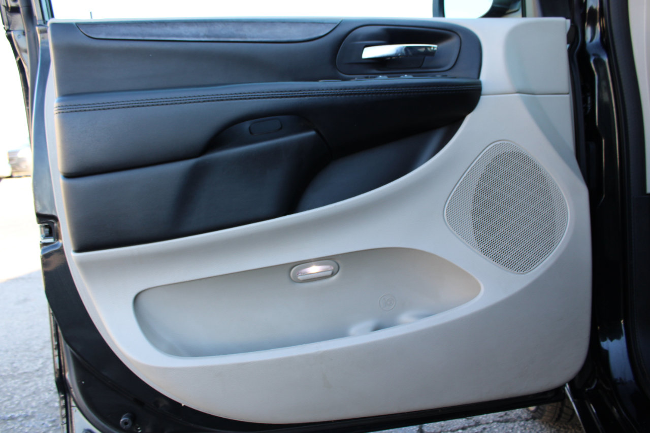 Used 2019 Dodge Grand Caravan SE image 14