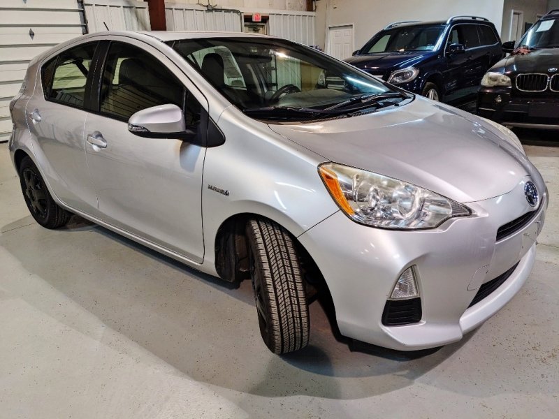 Used 2012 Toyota Prius C One image 8