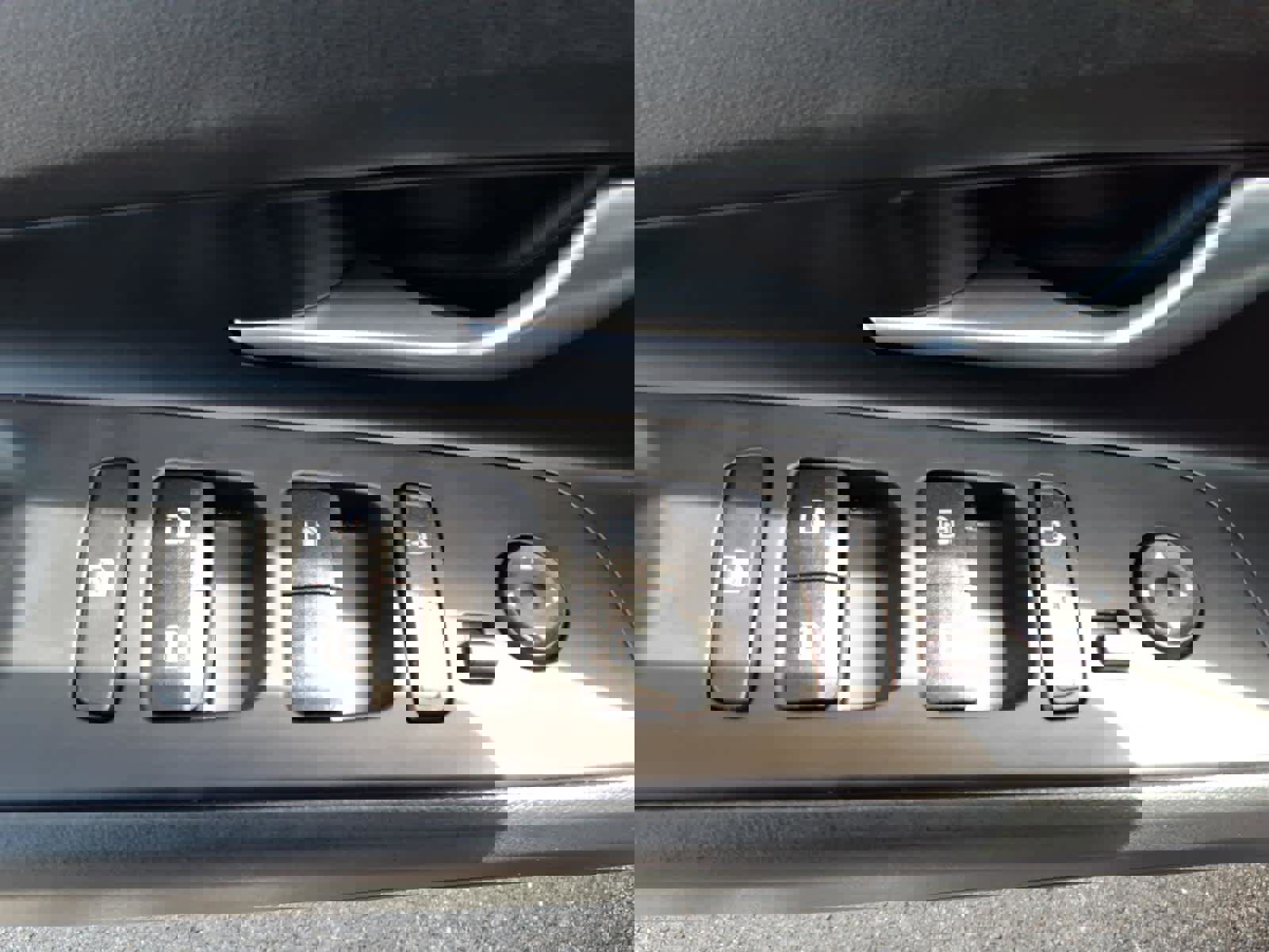 Used 2023 Hyundai Elantra SEL image 14