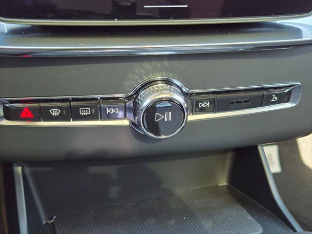 New 2026 Volvo XC90 T8 Ultra w/ Protection Package Premier AWD/4WD image 9