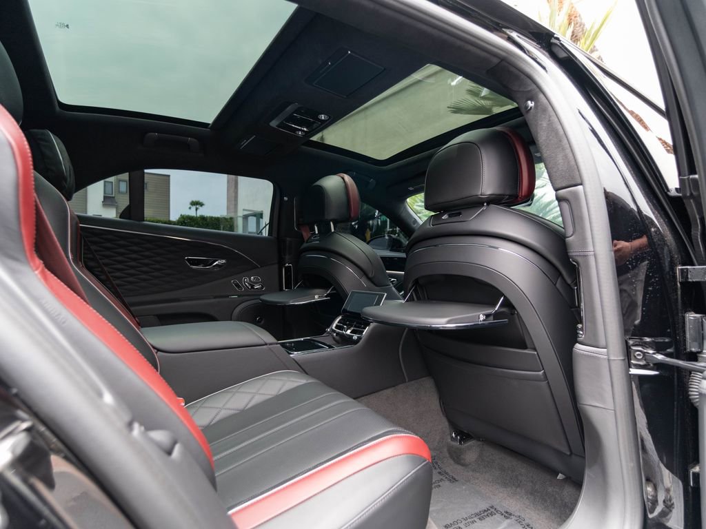 Used 2024 Bentley Flying Spur W12 AWD/4WD image 37