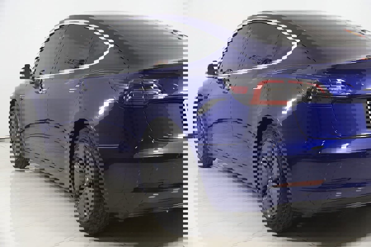 Used 2020 Tesla Model 3 Standard Range image 25