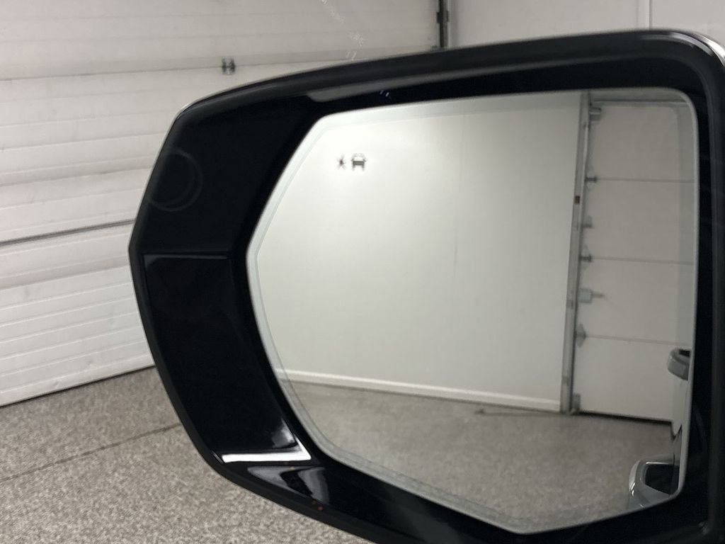 Used 2023 Chevrolet Tahoe Z71 w/ Luxury Package image 58