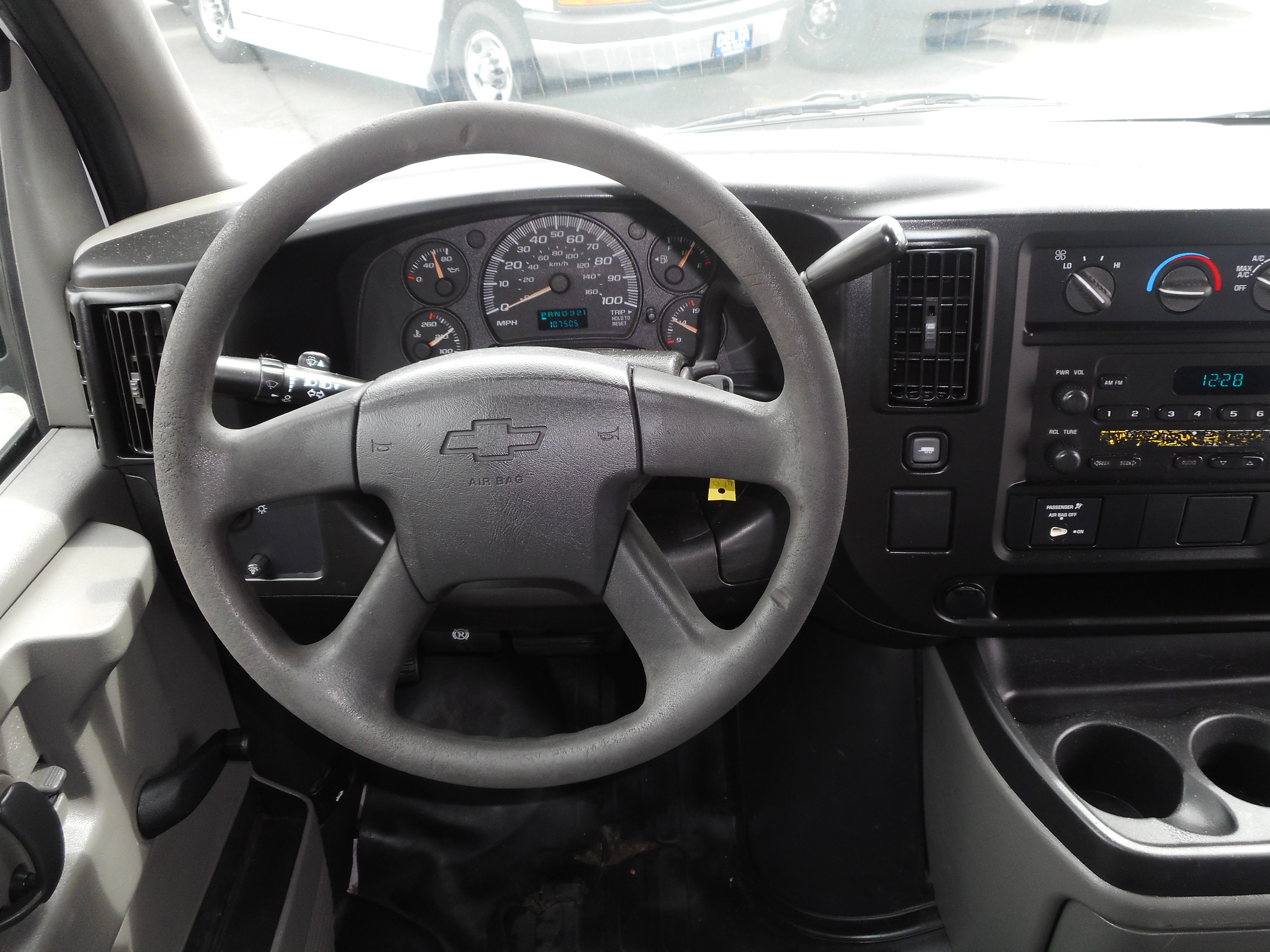 Used 2007 Chevrolet Express 2500 RWD image 25