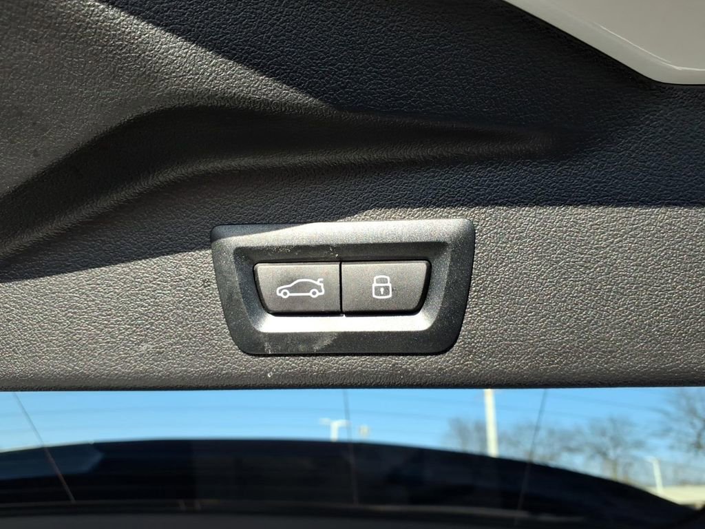 Used 2024 BMW X5 xDrive40i w/ Premium Package image 32