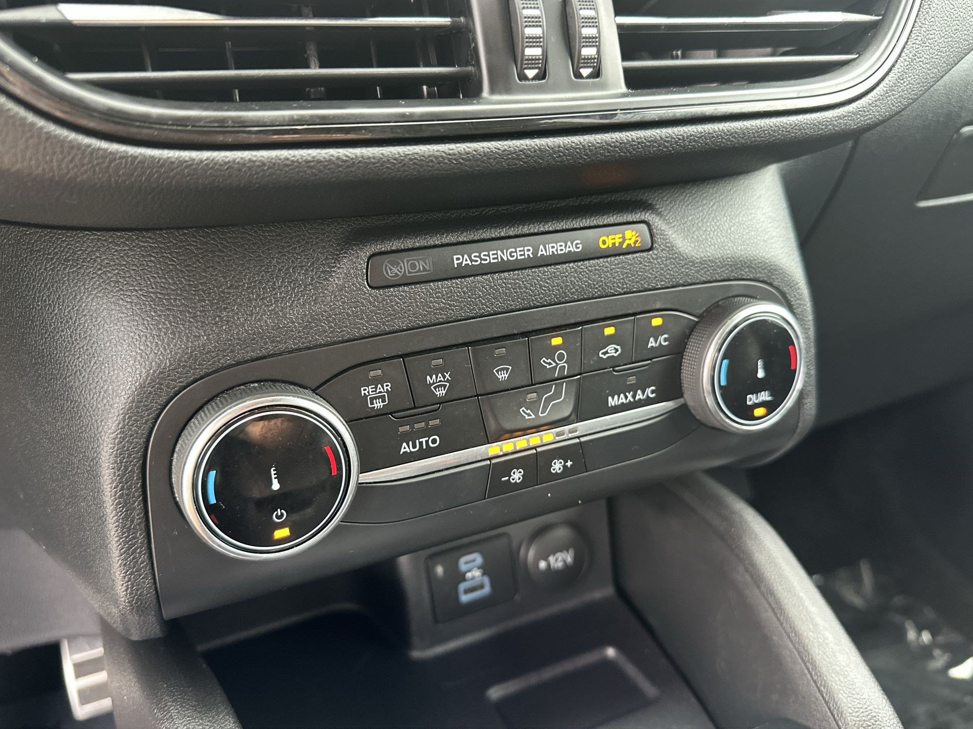 Used 2023 Ford Escape ST-Line FWD image 16