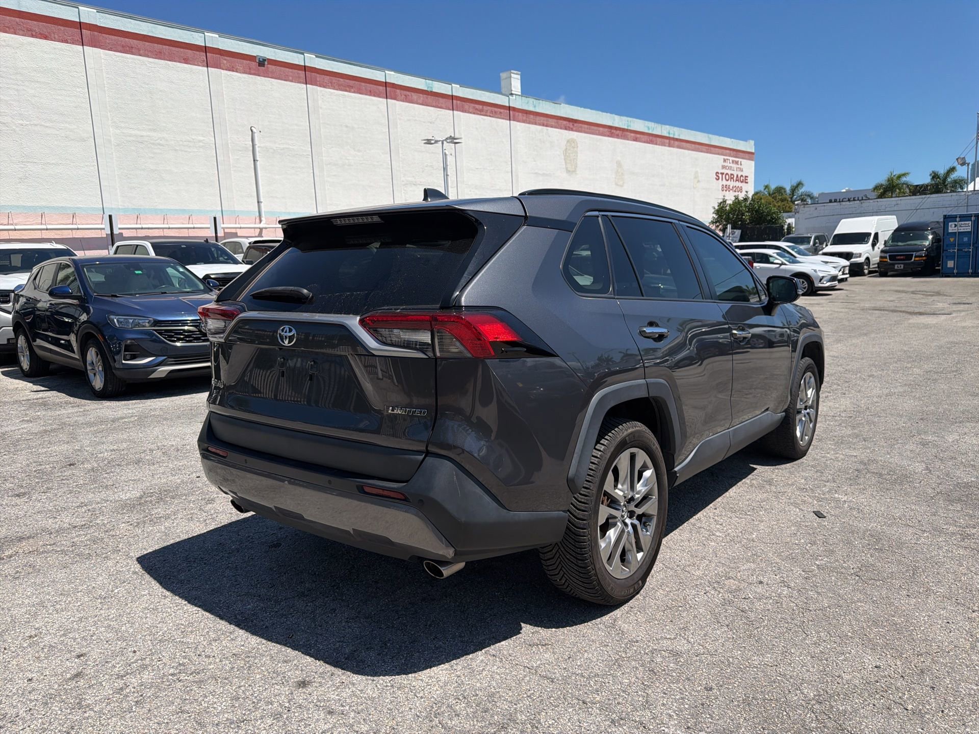 Used 2019 Toyota RAV4 Limited FWD image 4