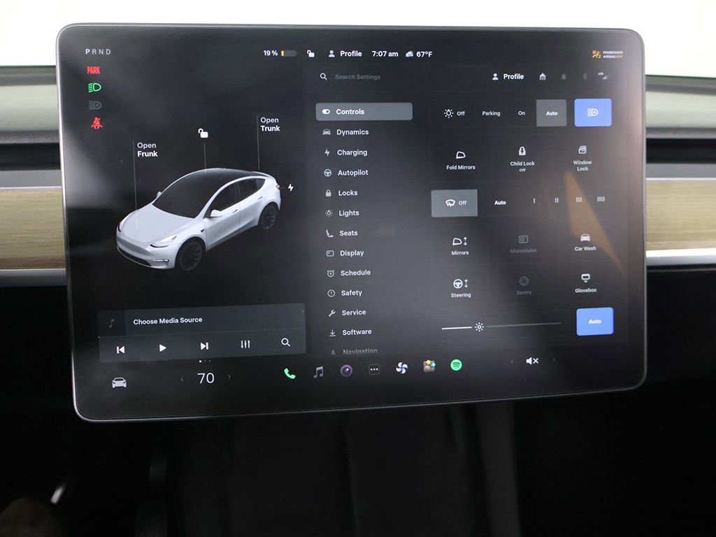 Used 2021 Tesla Model Y Long Range image 42