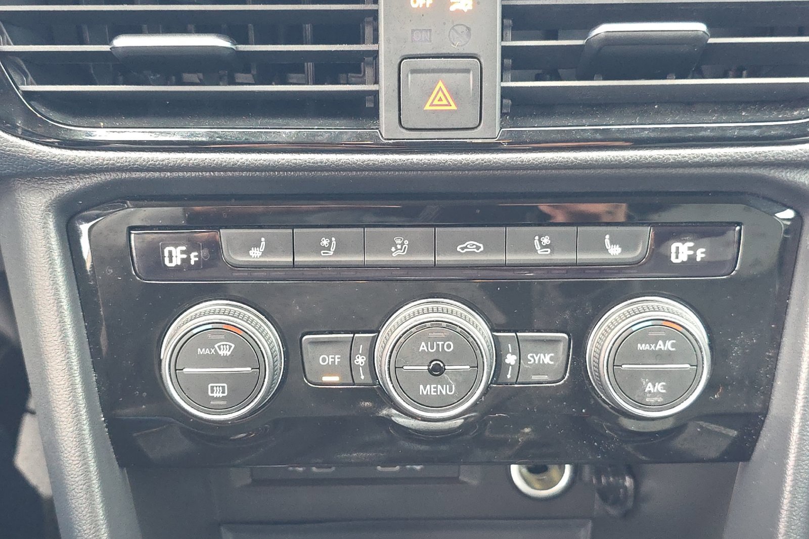 Used 2022 Volkswagen Taos SEL image 19