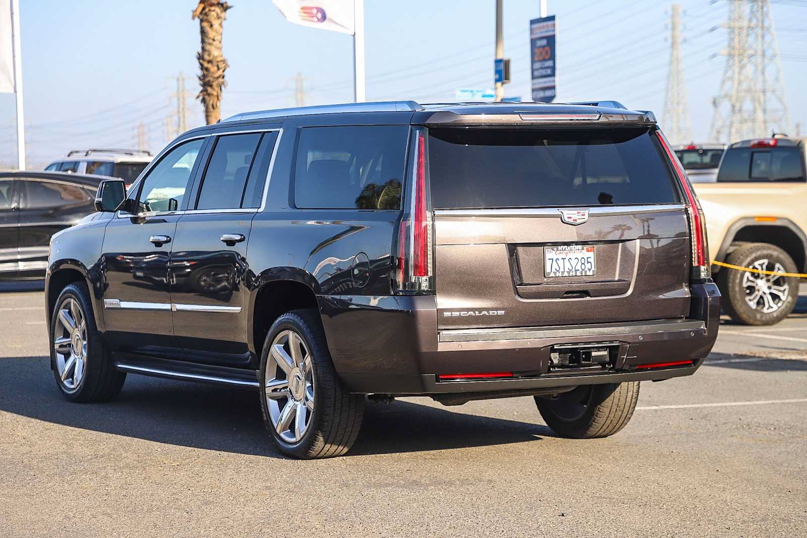 Used 2016 Cadillac Escalade ESV Premium AWD/4WD image 9