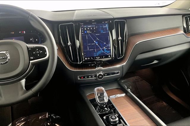 Used 2024 Volvo XC60 B5 Ultimate AWD/4WD image 6