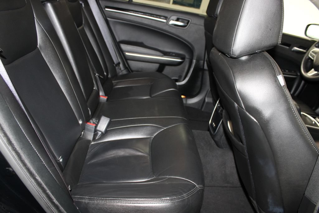 Used 2023 Chrysler 300 Touring AWD/4WD image 28