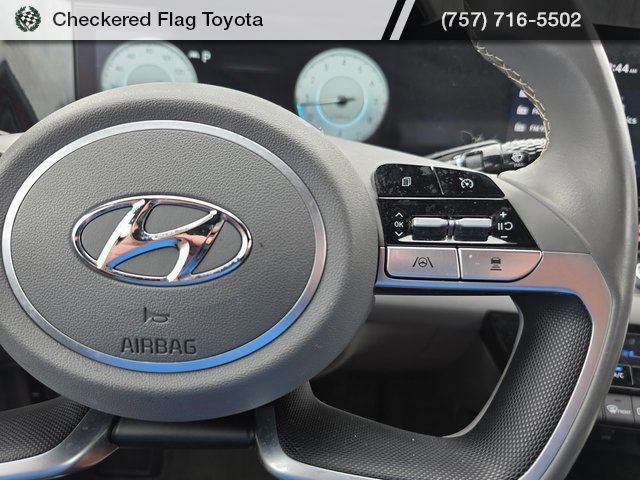 Used 2023 Hyundai Elantra SEL w/ Convenience Package image 14