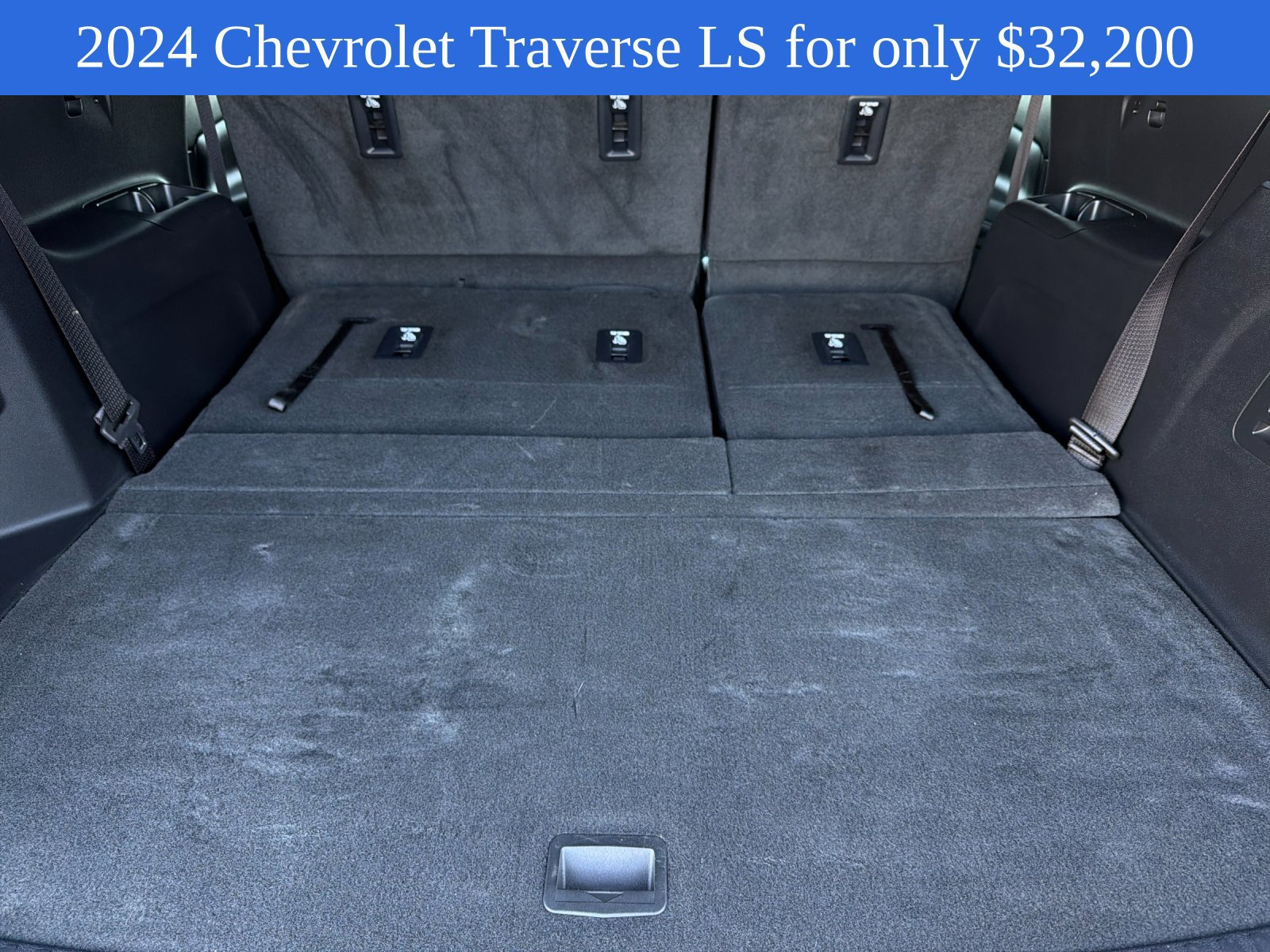 Used 2024 Chevrolet Traverse LS FWD image 16