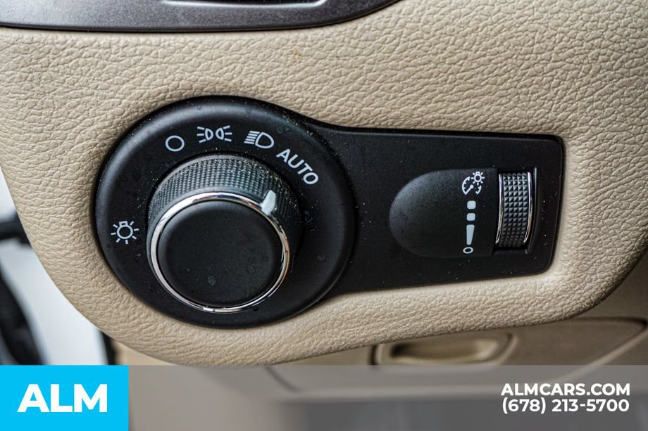 Used 2021 Jeep Cherokee Latitude AWD/4WD image 44