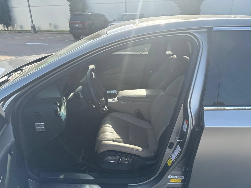 Used 2022 Lexus LS 500 w/ Interior Upgrade Package RWD image 3