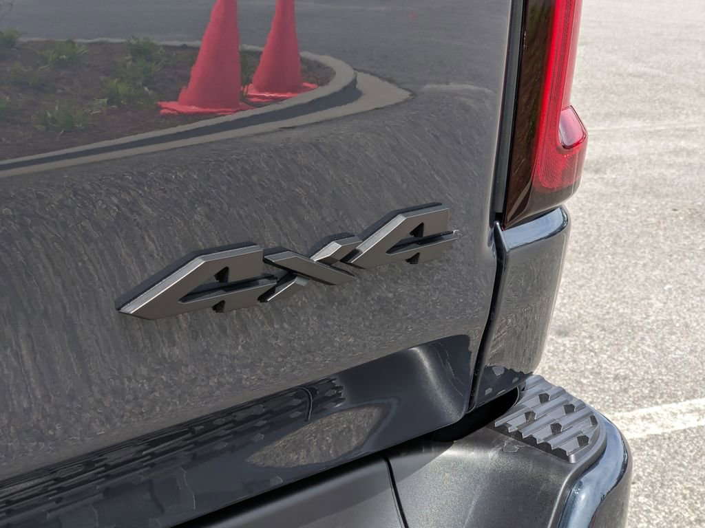 Used 2026 RAM 1500 4x4 Crew Cab image 9