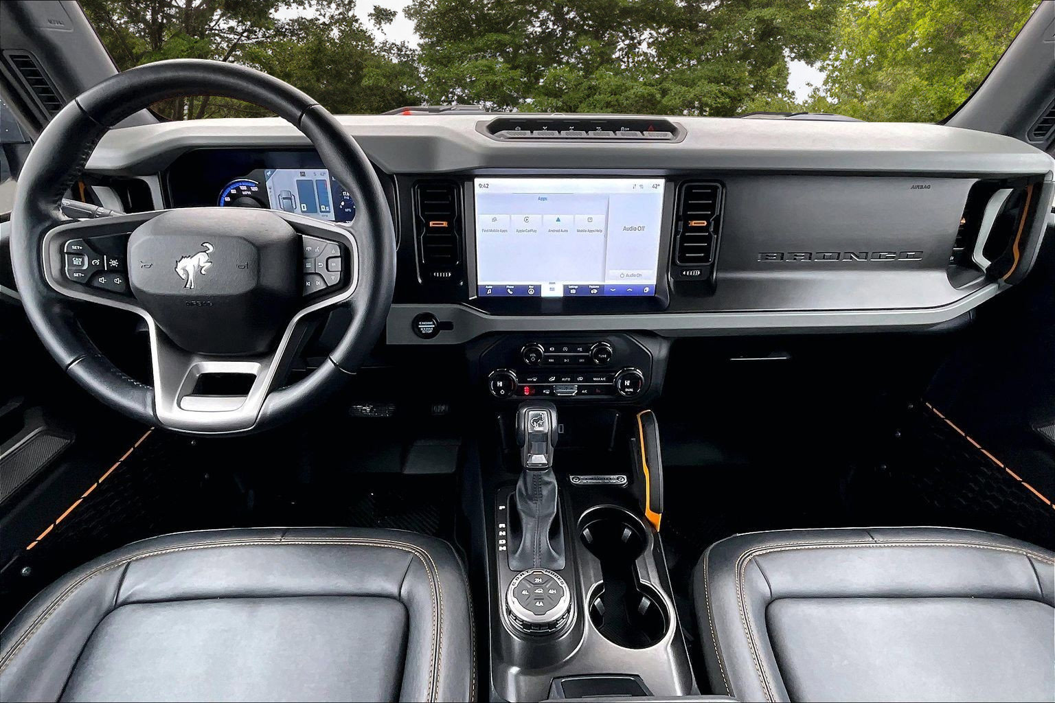 Used 2023 Ford Bronco Badlands image 7