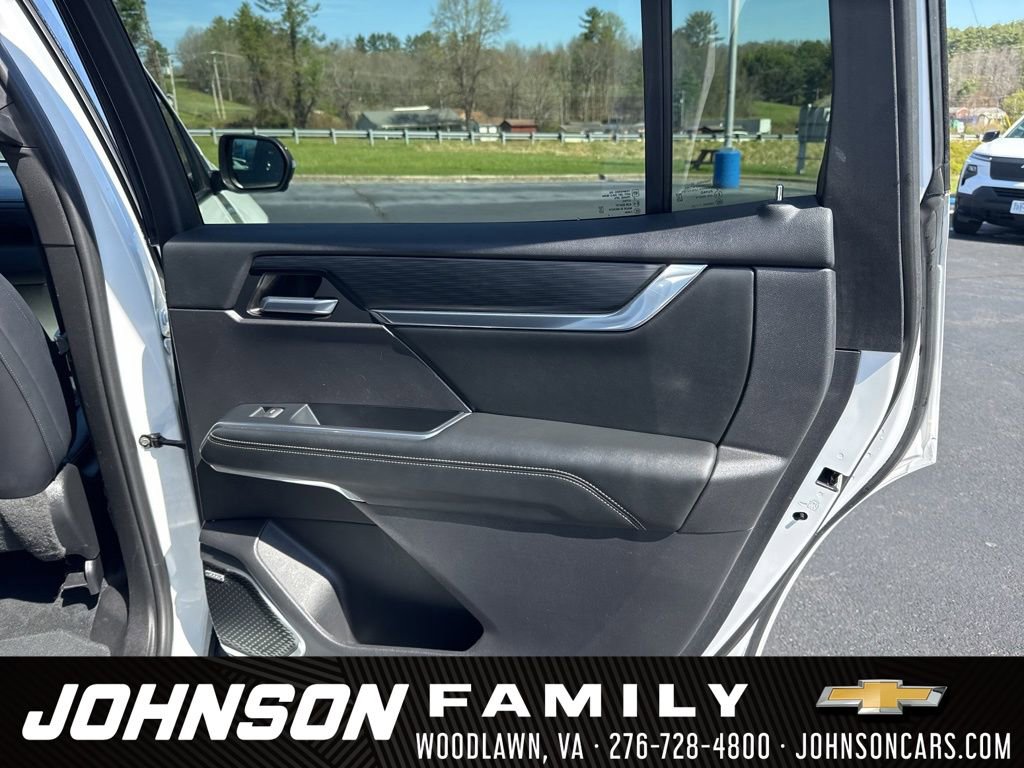 Used 2024 GMC Acadia Elevation image 33