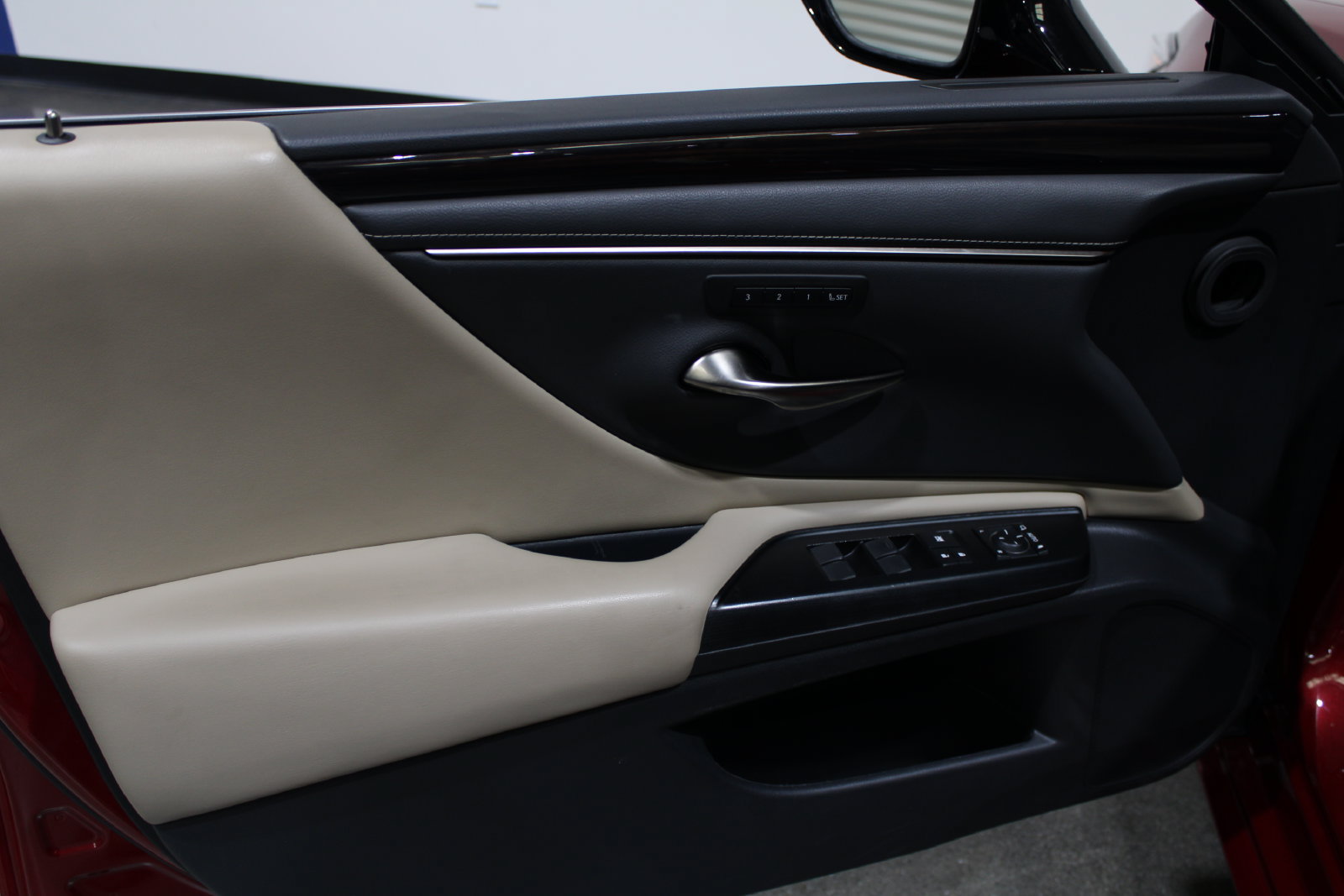 Used 2020 Lexus ES 300h w/ Premium Package FWD image 24