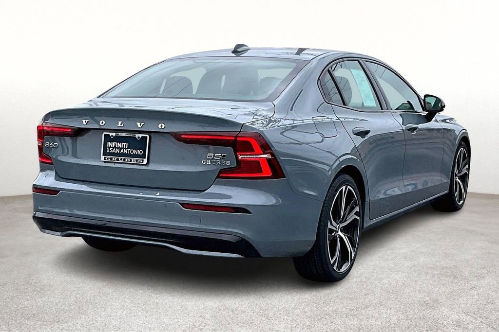 Used 2024 Volvo S60 B5 Core image 2