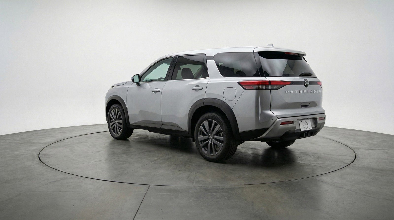 Used 2025 Nissan Pathfinder SV image 6