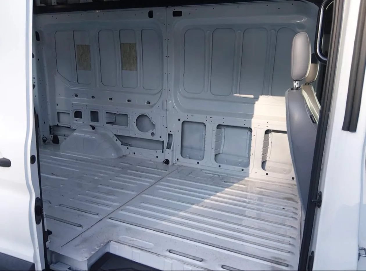 Used 2018 Ford Transit 350 148 High Roof RWD image 9