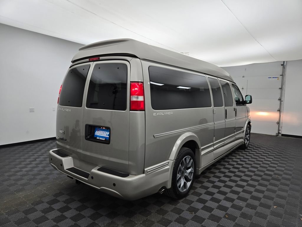 Used 2023 Chevrolet Express 2500 Extended image 3
